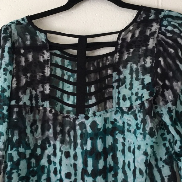 BCX Caged Back Printed Sheer Blouse - Picture 6 of 9